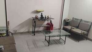 Room in 2 BHK Apartment at Lajpat Nagar – for Rent