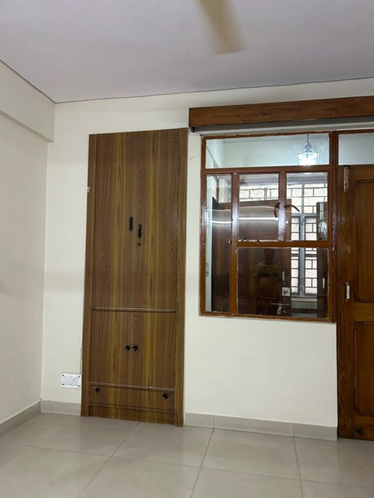 Room, ip extension 3 Bedroom 1350 Sq.Ft. Apartment In Ip Extension Delhi 10669733