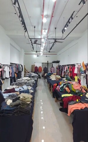 Parking in  Shop at Big Splash, Vashi Sector 17 – for Rent