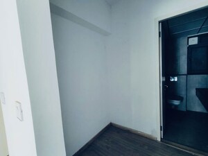 Room in 3 BHK Apartment at Smart World Orchard, Sector 61 – for Rent