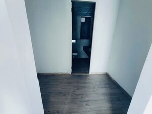 Room in 3 BHK Apartment at Smart World Orchard, Sector 61 – for Rent