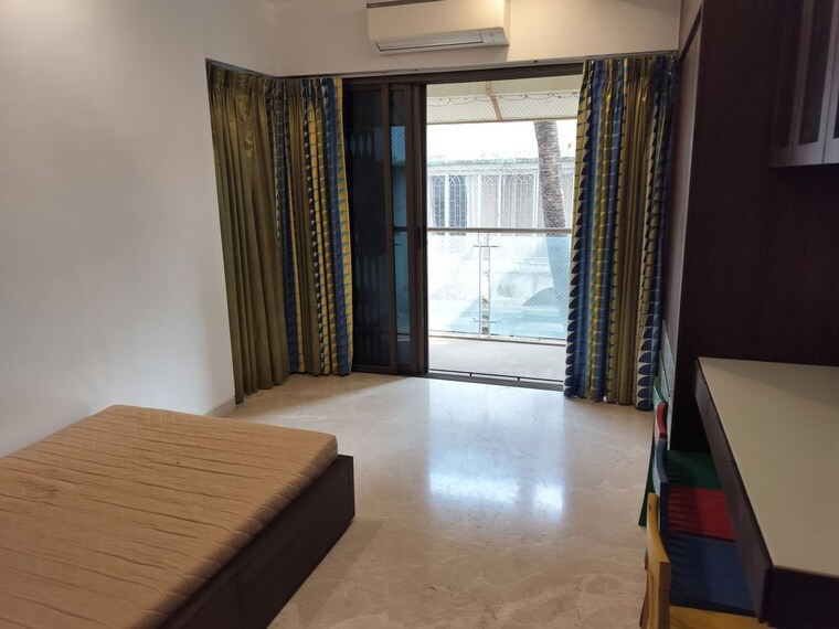 Room, khar west 4 Bedroom 1800 Sq.Ft. Apartment In Khar West Mumbai 10669773