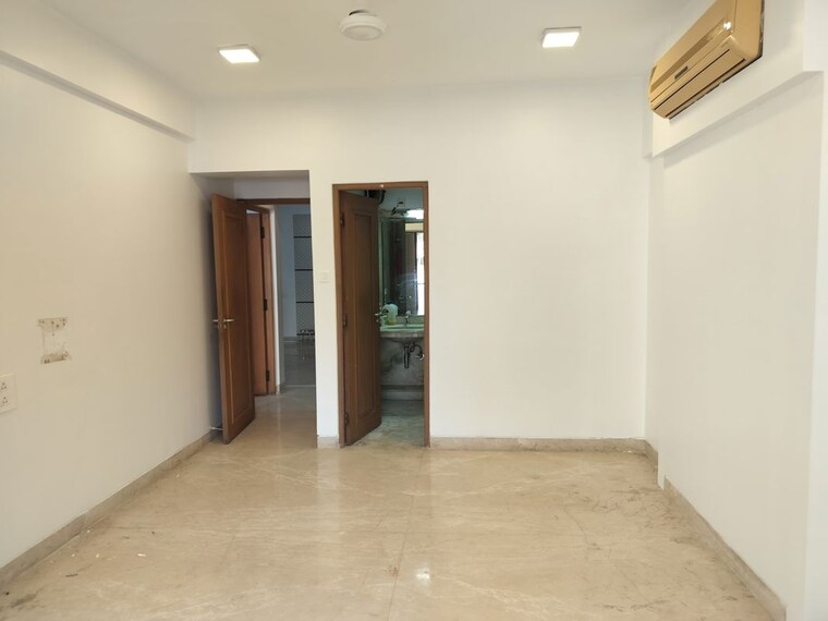Room, khar west 4 Bedroom 1800 Sq.Ft. Apartment In Khar West Mumbai 10669773