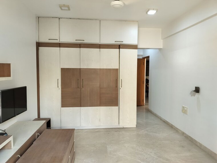 Room, khar west 4 Bedroom 1800 Sq.Ft. Apartment In Khar West Mumbai 10669773