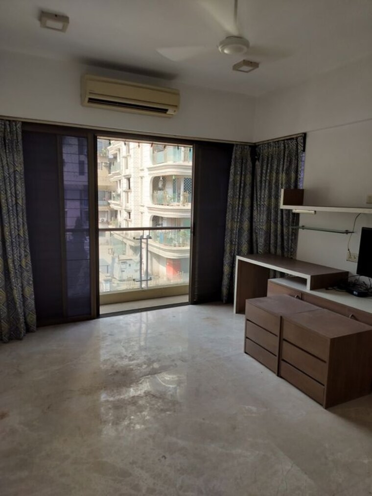 Room, khar west 4 Bedroom 1800 Sq.Ft. Apartment In Khar West Mumbai 10669773