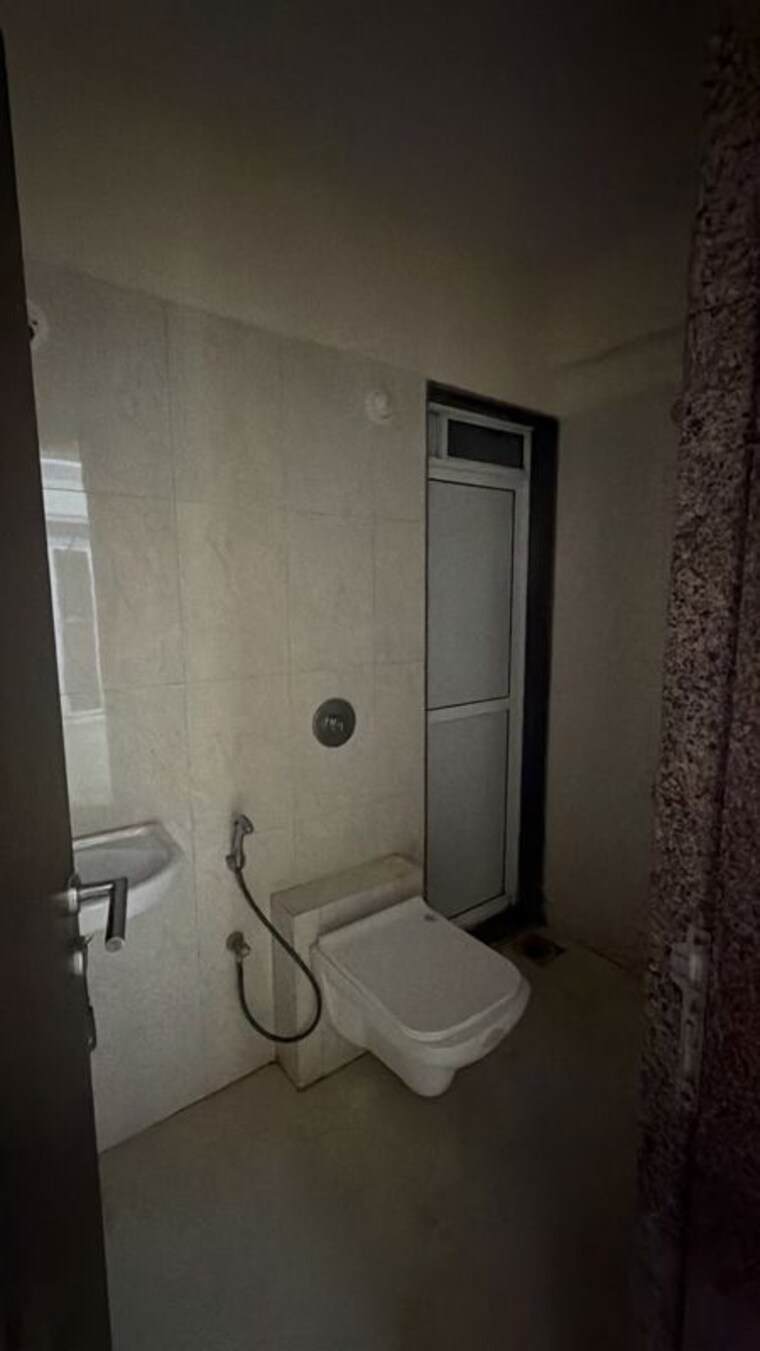 Bathroom, puranik-aarambh 2 Bedroom 495 Sq.Ft. Apartment In Ghodbunder Road Thane 10669795