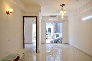 Furnished Amenities in 3.5 BHK Apartment at Smart World Orchard, Sector 61 – for Rent