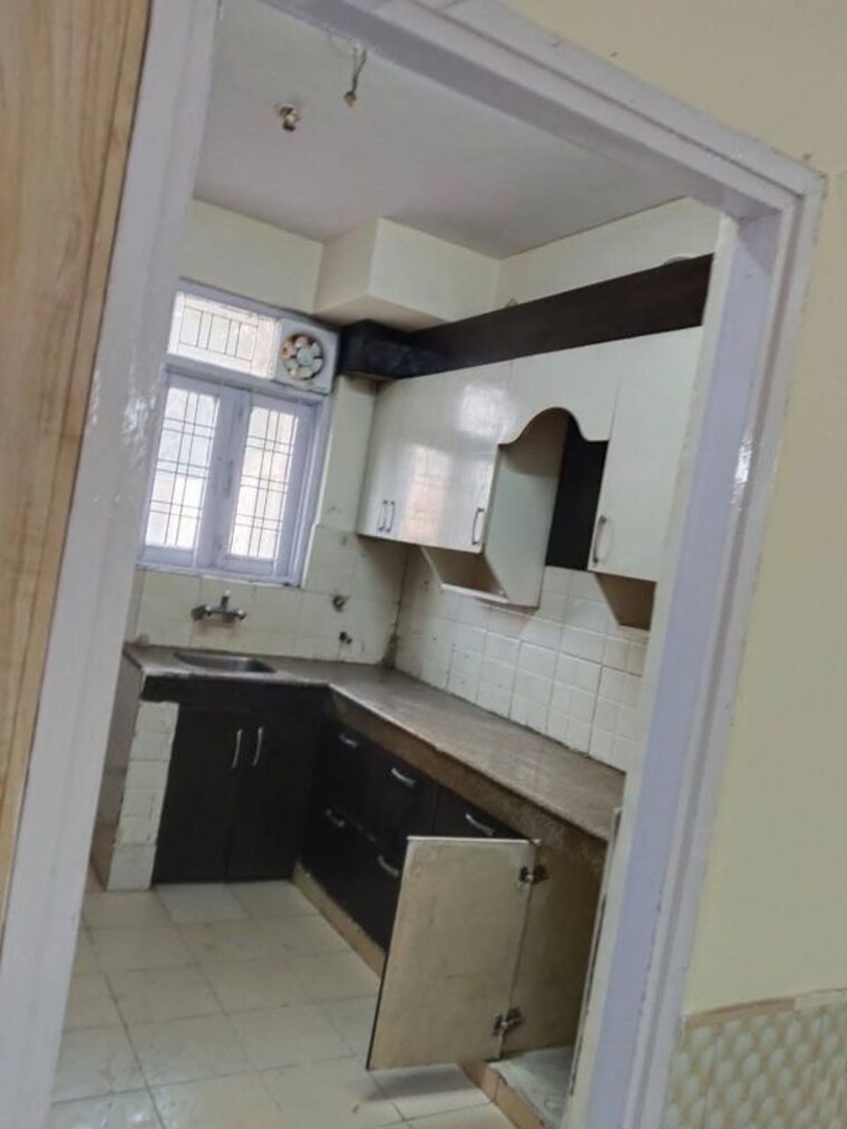 Kitchen, tulip-white 3 Bedroom 1326 Sq.Ft. Apartment In Sector 69 Gurgaon 10669821