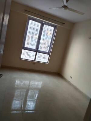 Room in 3 BHK Apartment at Tulip White, Sector 69 – for Rent