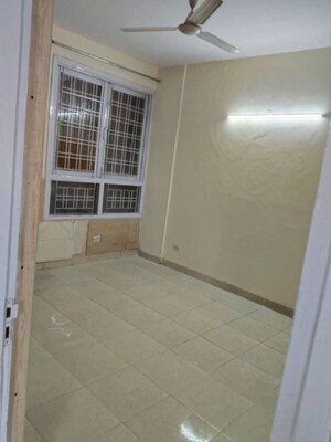 Room in 3 BHK Apartment at Tulip White, Sector 69 – for Rent