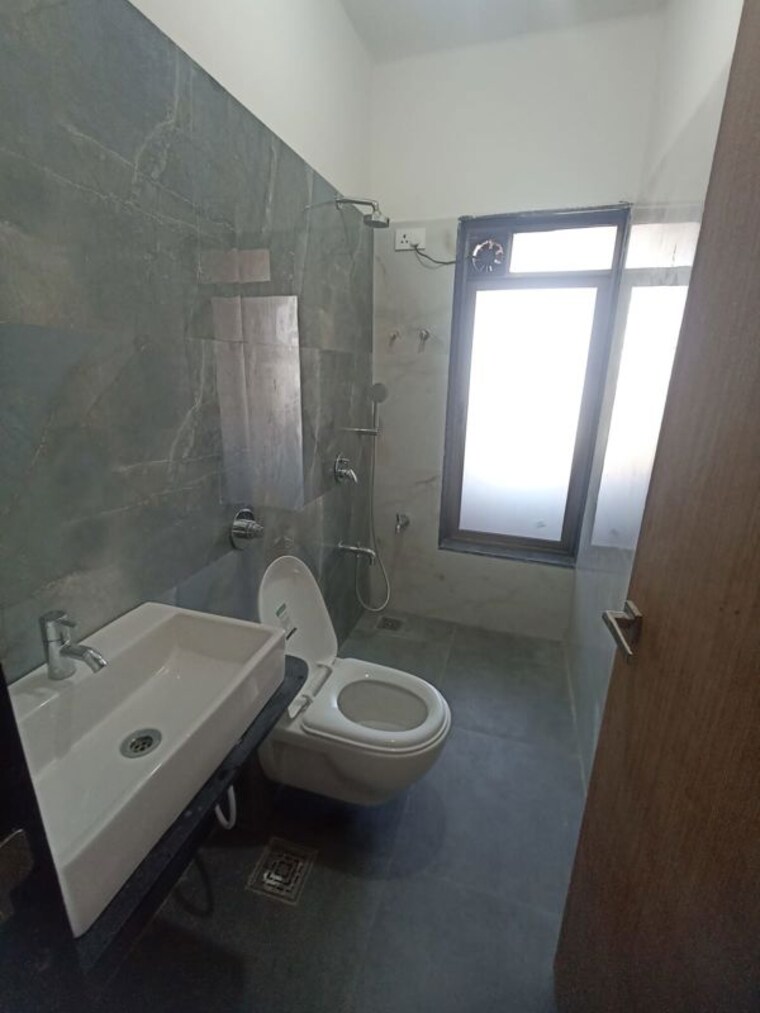 Bathroom, paradigm-zenith-pushpanjali-residency-phase-iii 2 Bedroom 750 Sq.Ft. Apartment In Ghodbunder Road Thane 10669833