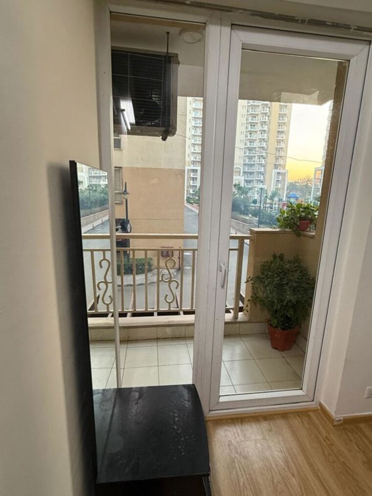 Balcony, emaar-palm-premier 3 Bedroom 2000 Sq.Ft. Apartment In Sector 77 Gurgaon 10669836