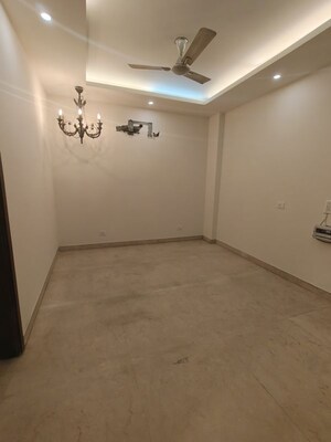 Room in 3 BHK Apartment at Greater Kailash I – for Rent