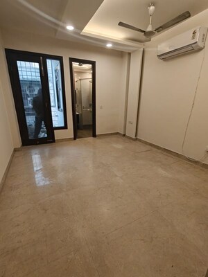 Room in 3 BHK Apartment at Greater Kailash I – for Rent