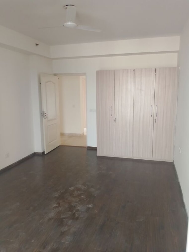 Room, emaar-palm-select 3.5 Bedroom 1550 Sq.Ft. Apartment In Sector 77 Gurgaon 10669851