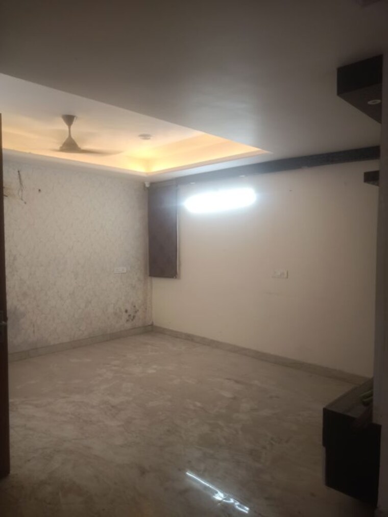 Room, vasant kunj enclave 2 Bedroom 100 Sq.Yd. Builder Floor In Vasant Kunj Enclave Delhi 10669831