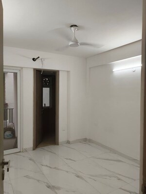 Room in 3 BHK Apartment at ROF Aalayas, Sector 102 – for Rent