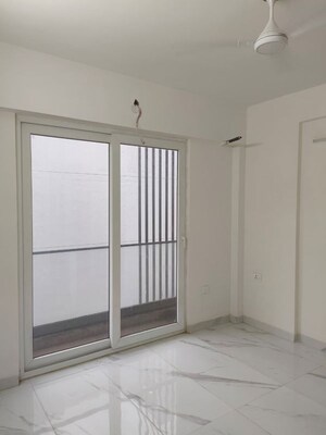 Room in 3 BHK Apartment at ROF Aalayas, Sector 102 – for Rent