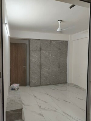 Room in 3 BHK Apartment at ROF Aalayas, Sector 102 – for Rent