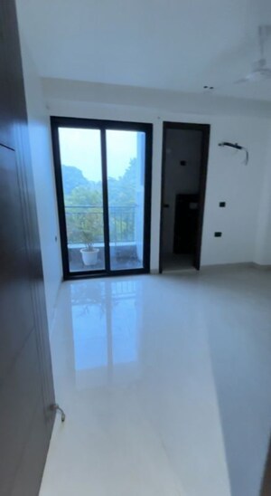 Room in 3 BHK Builder Floor at Shanti Kunj – for Sale
