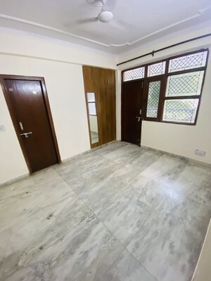 Room in 4 BHK Apartment at Sector 12 Dwarka – for Rent