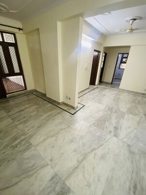 Room in 4 BHK Apartment at Sector 12 Dwarka – for Rent
