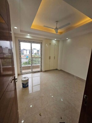 Room in 3 BHK Apartment at Palm Residency Chhatarpur, Chattarpur – for Rent