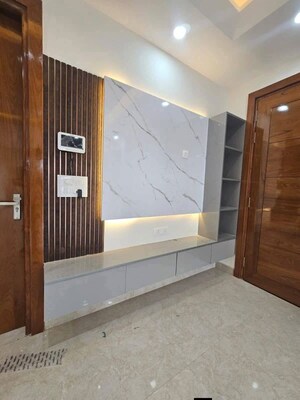 Room in 3 BHK Apartment at Palm Residency Chhatarpur, Chattarpur – for Rent