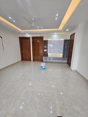 Room in 3 BHK Apartment at Palm Residency Chhatarpur, Chattarpur – for Rent