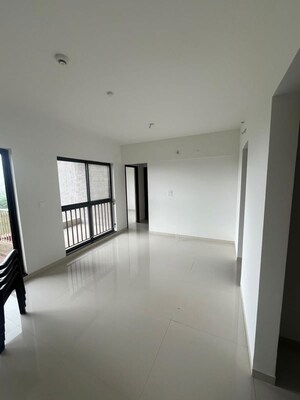 Room in 2 BHK Apartment at Shapoorji Pallonji Sensorium, Hinjewadi – for Rent