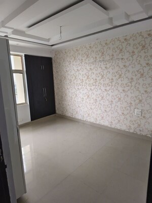Room in 2 BHK Apartment at Mittal Rajnagar Residency, Raj Nagar Extension – for Rent