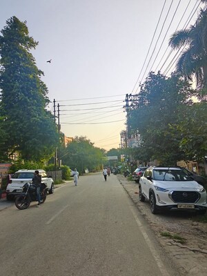 Parking in 6+ BHK Independent House at Vasundhara Sector 12 – for Sale