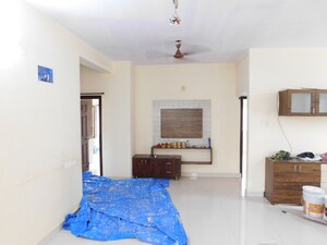 Bedroom in 3 BHK Builder Floor at Kondapur – for Rent
