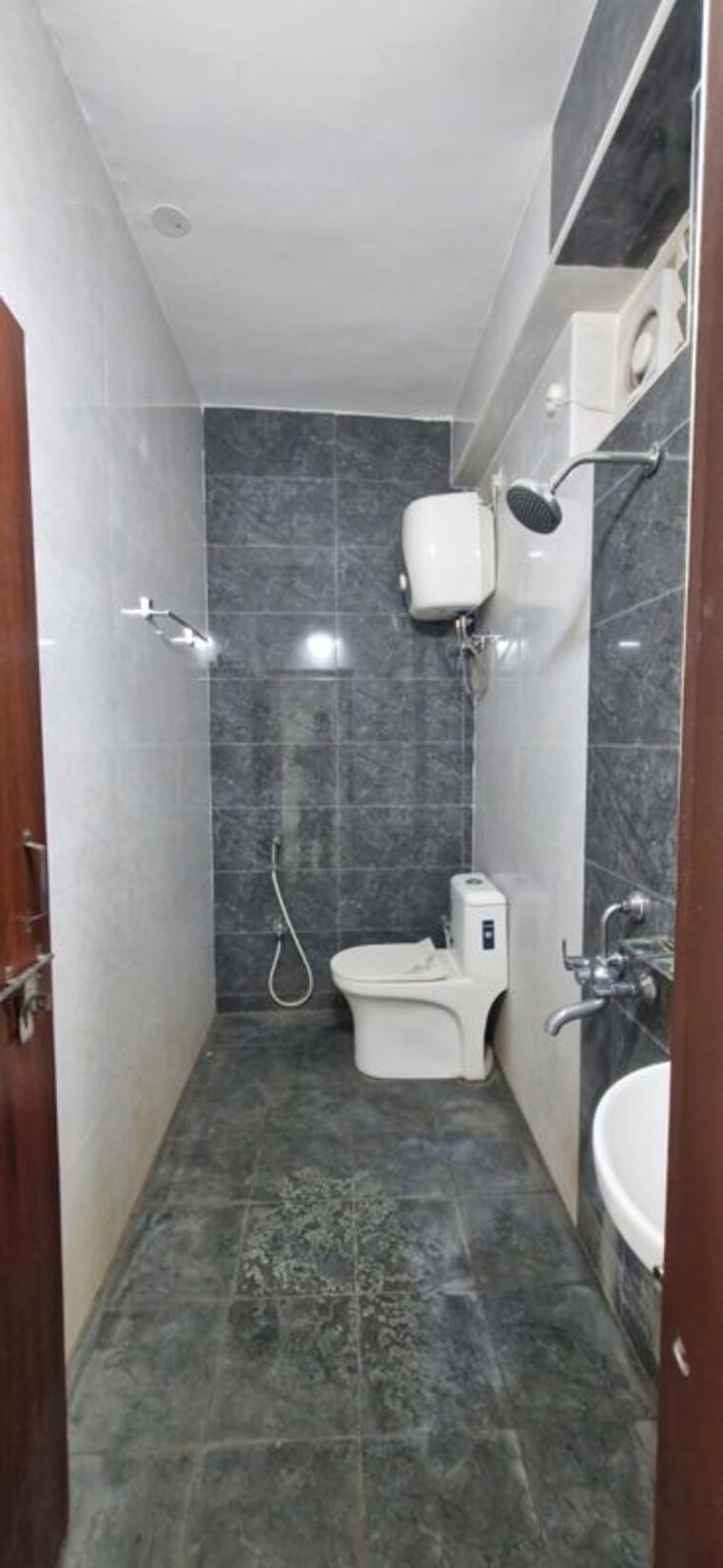 Bathroom, kondapur 3 Bedroom 2100 Sq.Ft. Builder Floor In Kondapur Hyderabad 10670106