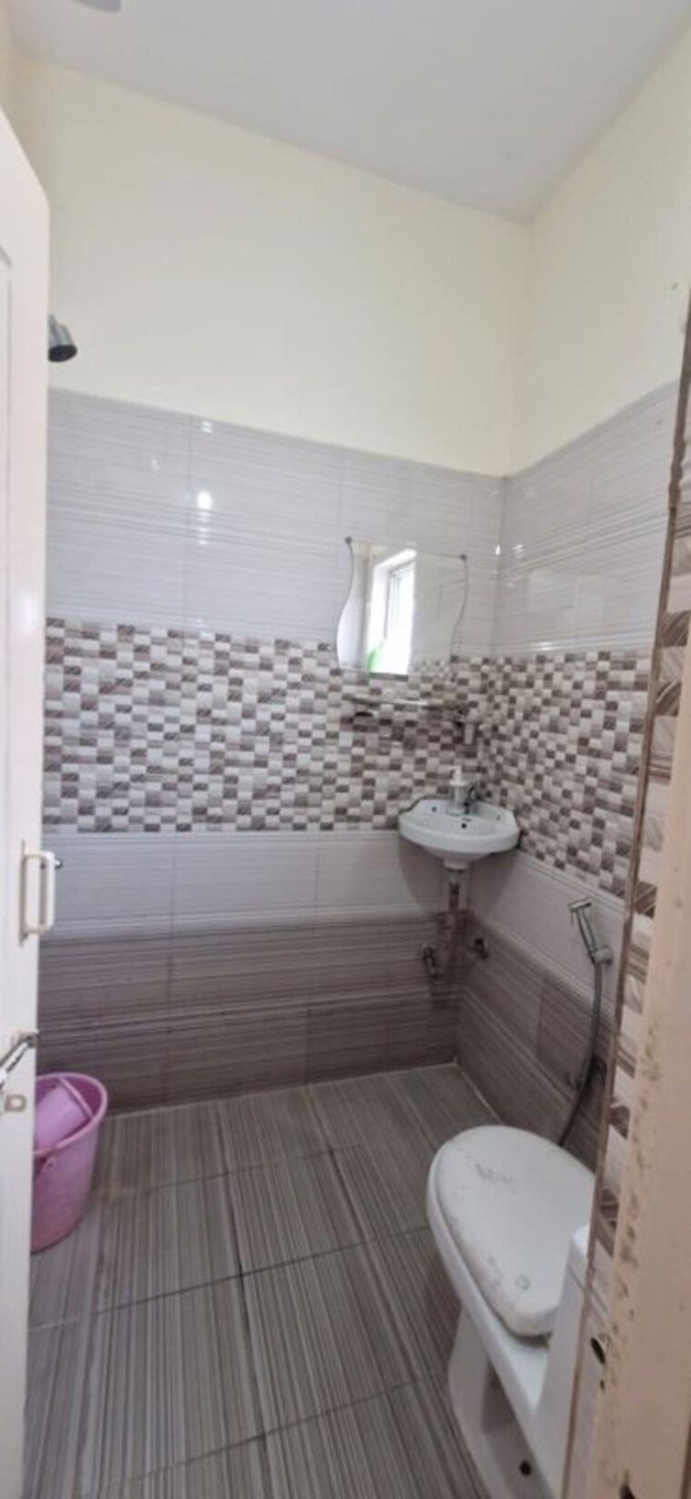 Bathroom, kondapur 3 Bedroom 1950 Sq.Ft. Builder Floor In Kondapur Hyderabad 10670133
