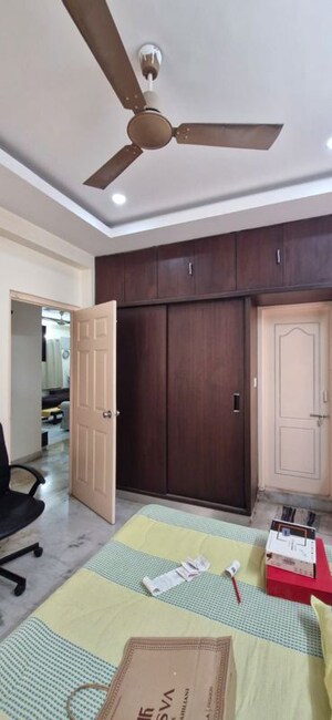 Room in 3 BHK Builder Floor at Kondapur – for Rent