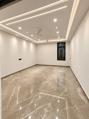 Room in 4 BHK Builder Floor at Shanti Kunj – for Sale