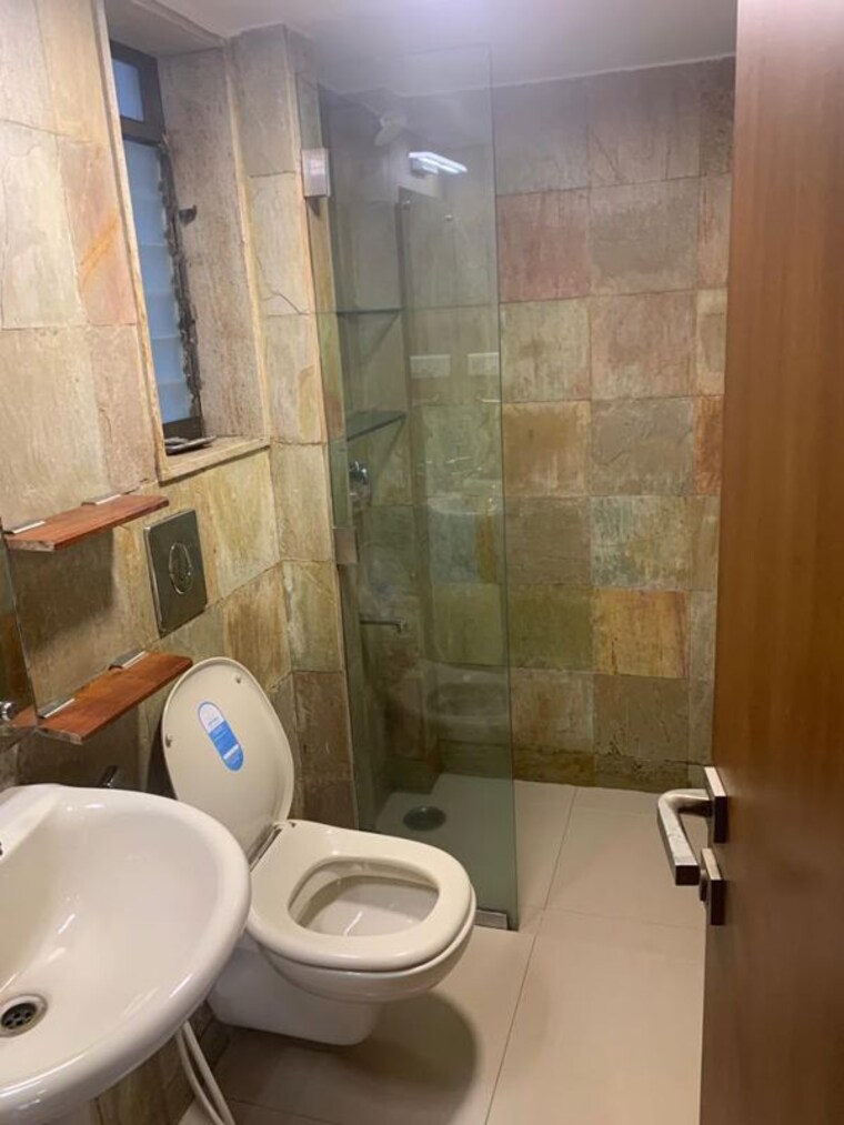 Bathroom, pushpa-vihar-chs 2 Bedroom 850 Sq.Ft. Apartment In Colaba Mumbai 10670155