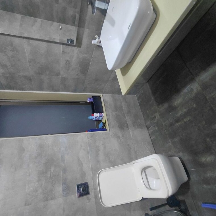 Bathroom, satellite-tower 3 Bedroom 1750 Sq.Ft. Apartment In Goregaon East Mumbai 10670208