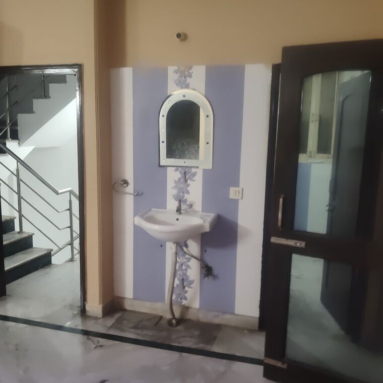 Bathroom, sector 5 2.5 Bedroom 2560 Sq.Ft. Builder Floor In Sector 5 Gurgaon 10670200