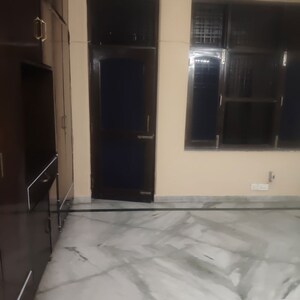 Room in 2.5 BHK Builder Floor at Sector 5 – for Rent