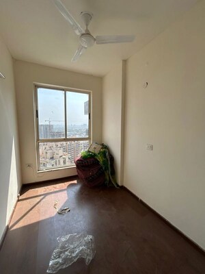 Room in 2.5 BHK Apartment at Imperia Esfera, Sector 37c – for Rent