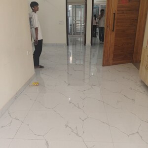 Room in 3 BHK Builder Floor at Sector 4 – for Rent
