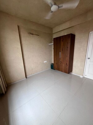 Room in 3 BHK Apartment at Makarba – for Sale
