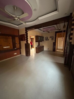 Room in 3 BHK Apartment at Tulip White, Sector 69 – for Rent
