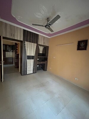 Room in 3 BHK Apartment at Tulip White, Sector 69 – for Rent
