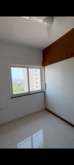 Room in 2 BHK Apartment at Nambiar Millennia, Sarjapur Road – for Rent