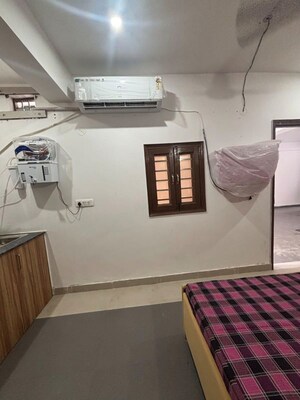 Team Area in 1 RK Builder Floor at Sector 40 – for Rent