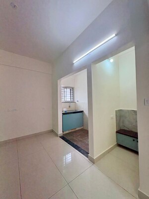 Room in 2 BHK Apartment at Hsr Layout – for Rent