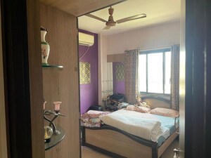 Room in 3 BHK Apartment at Vejalpur – for Rent
